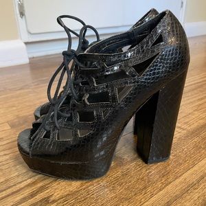 MIA lace up sandal heel 9M